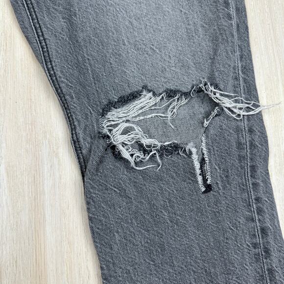 American Eagle Gray High Rise Mom Jean Raw Ankle Hem Distressed Denim Jeans 4 - Picture 4 of 16